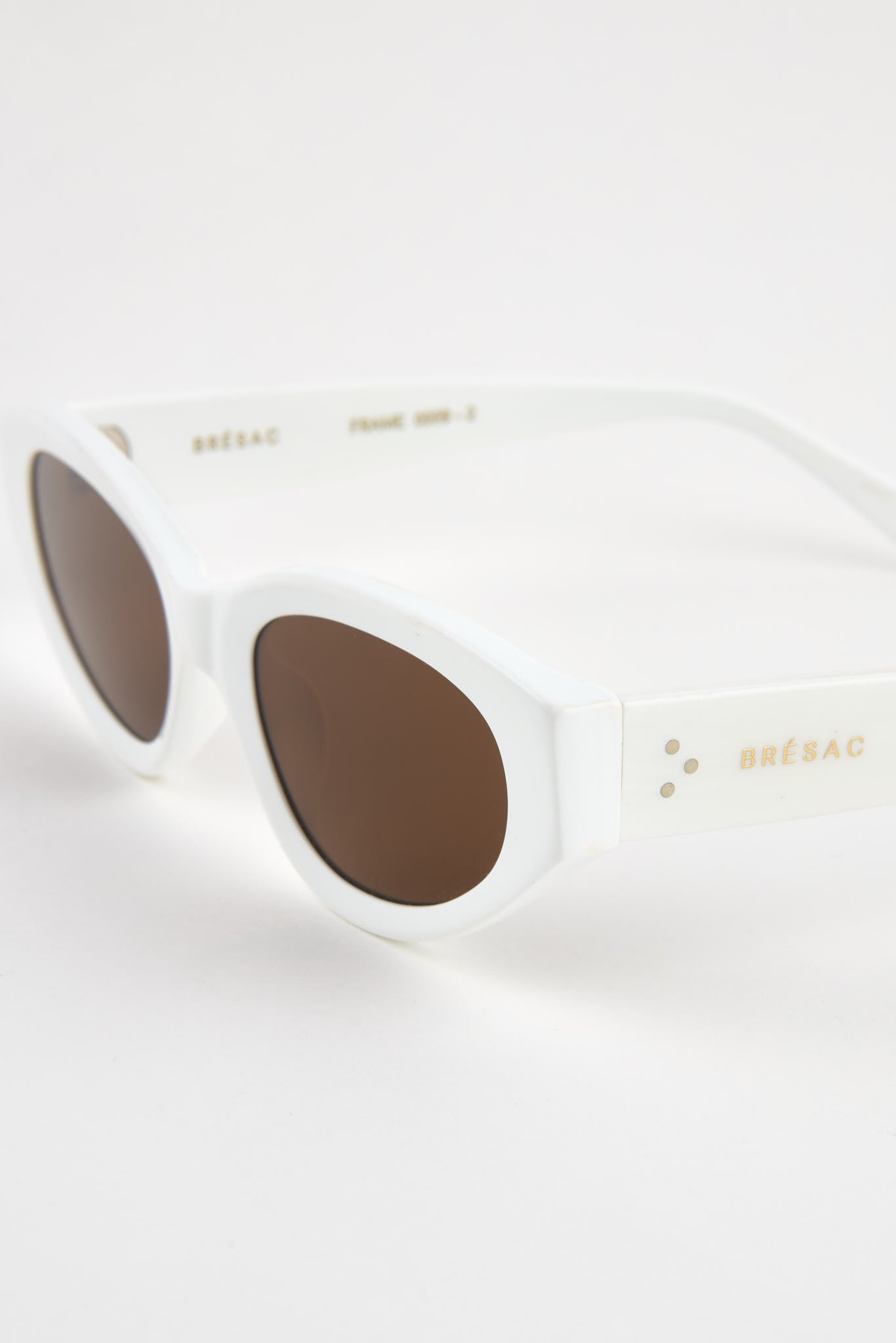 BF09 - WHITE
